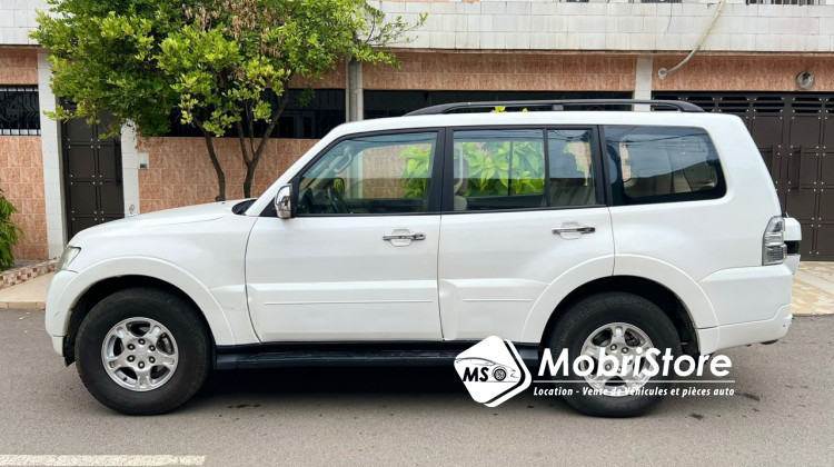 MobriStore Mitsubishi Pajero gls