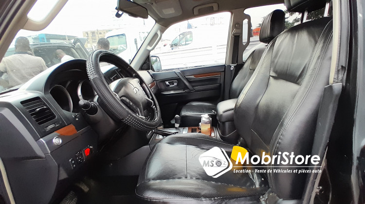 MobriStore Mutsibishi pajero